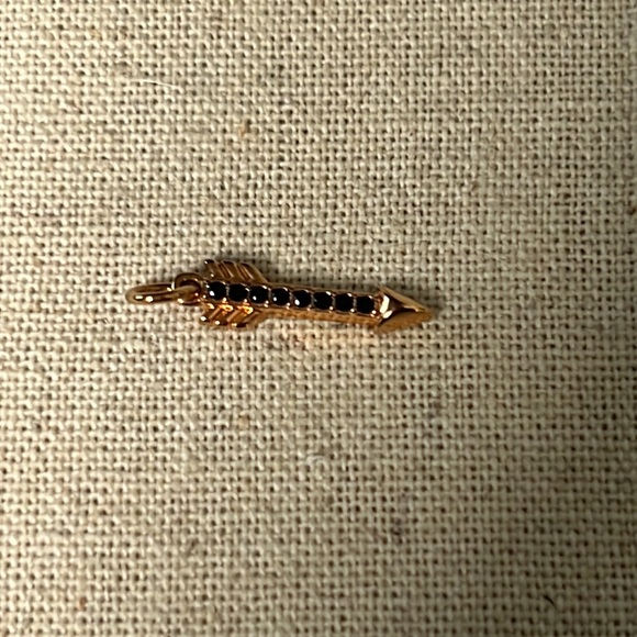 Stella&Dot KEEP Collective Arrow charm, rose gold and hematite pave - Picture 2 of 5
